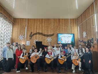 Новогодний классный час "В гостях у сказки".