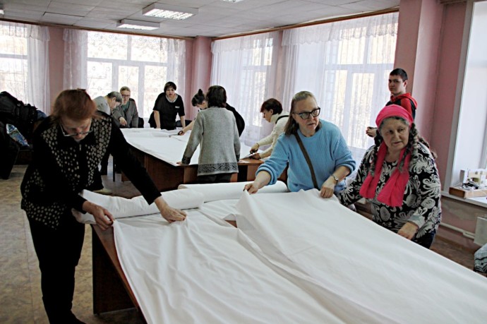 D городской библиотеке ведет работу объединение волонтеров пункта гуманитарной помощи «ZасVоих».