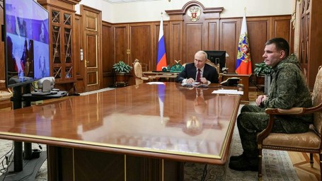 Путин принял участие в совещании с командующими войсками и начальником Генштаба. Главное