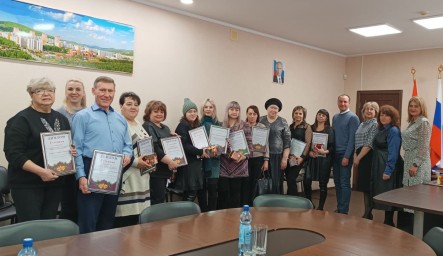 В Тынде подведены итоги городского конкурса по новогоднему оформлению предприятий