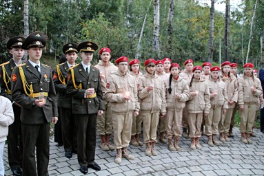 В Тынде прошла  акция «Свеча Памяти», приуроченная ко Дню солидарности в борьбе с терроризмом.