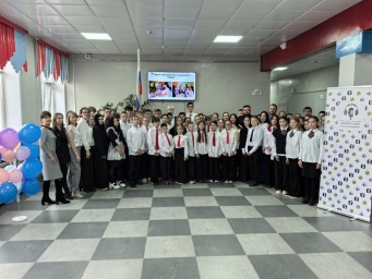 «Голоса поколений»: школьное радио выходит в эфир!