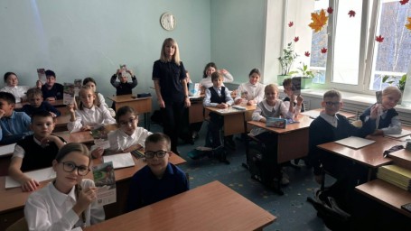 Тындинские полицейские провели профилактику зацепинга в школе.