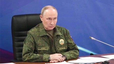 Путин посетил пункт управления объединенной группировки войск. Главное