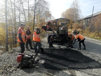 Продолжается ямочный ремонт городских улиц