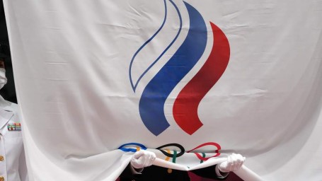 МОК запретил спортсменам РФ участвовать в церемонии открытия Олимпиады-2024