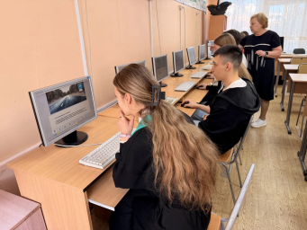 Обучение будущих водителей в Центре детского творчества!