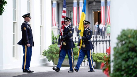 Разговор неравных: США намерены убедить Украину пойти на уступки