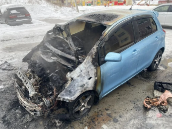 В Тынде на улице Новой произошел пожар автомобиля