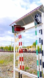 ​Студенты-волонтеры облагородили путевые знаки на учебном полигоне Института