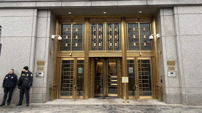 Судья обязал Мадуро явиться в суд 17 марта для проведения слушаний