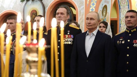 Владимир Путин посетил один из военных храмов Подмосковья на Рождество