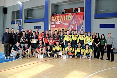 38-й Турнир по волейболу в Тынде: Память о Герое и Дух Соперничества