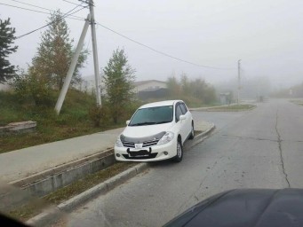 В Тынде автомобиль снова угодил в водоотводный кювет