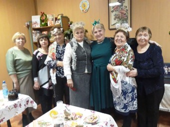 Фольклорная программа для гостей клуба &laquo;А у нас Калядки: будут блины да оладки&raquo;