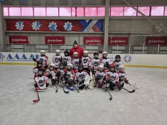 ​Хоккейный турнир в Нерюнгри: "Авангард" из Тынды показал достойный результат