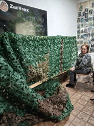 Маскировочные сети: тепло женских рук.