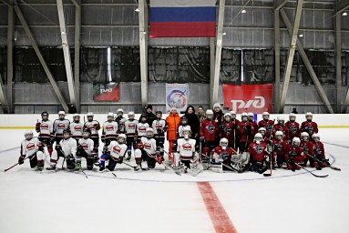 В Тынде состоялась Матчевая встреча по хоккею в честь военнослужащих участников СВО на Украине
