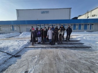 Активисты Могота помогли железнодорожникам справится со снежными завалами