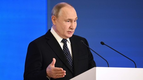 Размерный шаг: Путин пообещал повышение МРОТ до 35 тыс. рублей