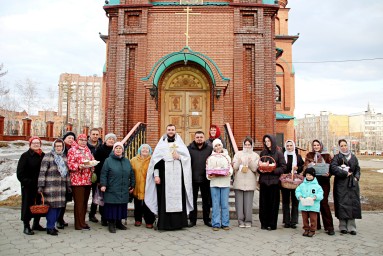 ​Тында: Освящение куличей и яиц в преддверии Пасхи.