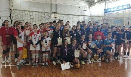 Дипкунские волейболистки взяли бронзу в Февральске