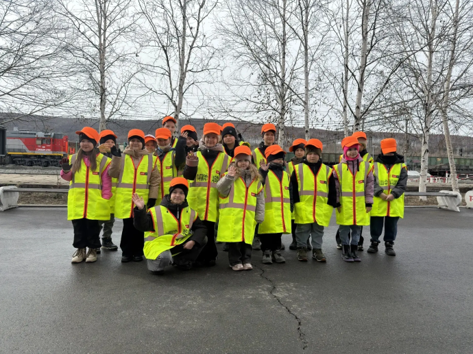 Путешествие в мир железной дороги: экскурсия для школьников.