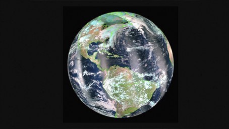 Запущенный с Восточного «Метеор-М» сделал глобальные снимки нашей планеты