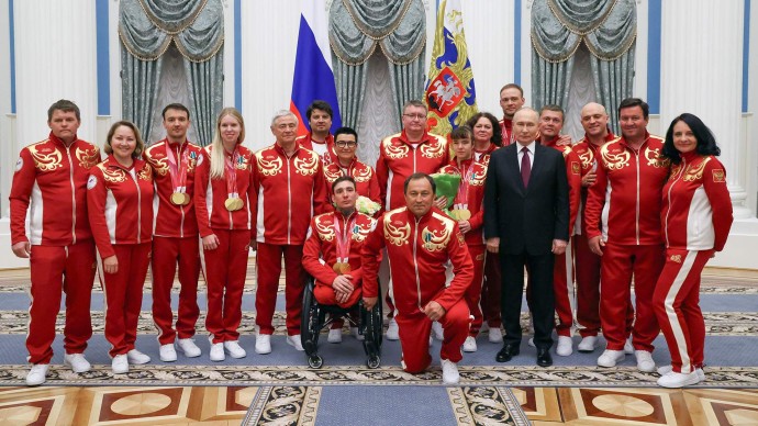 Триумфально и ярко: паралимпийцам вручили госнаграды за успех в Италии Триумфально и ярко: паралимпийцам вручили госнаграды за успех в Италии