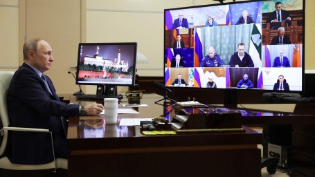 Течение и обстоятельства: Путин обсудил борьбу с паводками и пуск «Ангары»