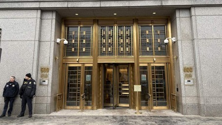 Судья обязал Мадуро явиться в суд 17 марта для проведения слушаний