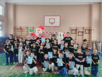 Дед Мороз, подарки и настоящие сумоисты: как прошел детский новогодний турнир в Тынде!