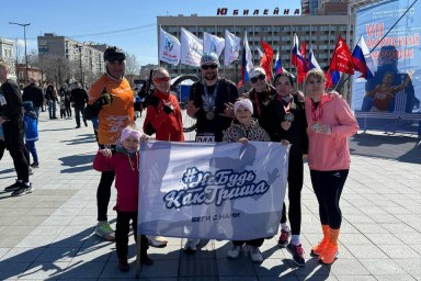 #небудькакГриша: Тындинские бегуны с медалями вернулись с Амурского марафона.