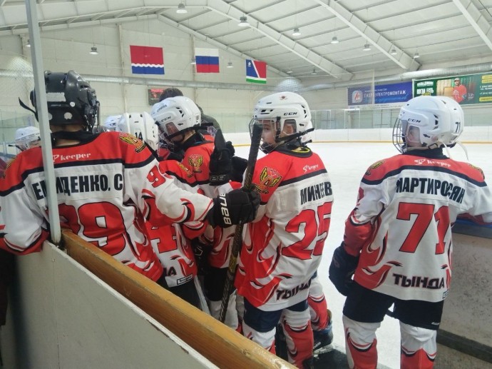Хоккейные баталии в Благовещенске: Кубок Федераций стартовал Хоккейные баталии в Благовещенске: Кубок Федераций стартовал