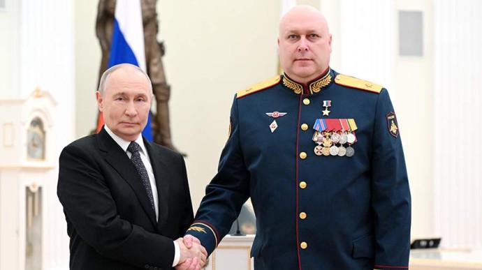 Путин вручил госнаграды в День защитника Отечества Путин вручил госнаграды в День защитника Отечества