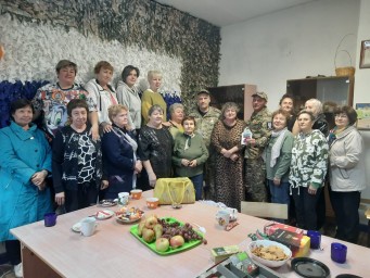Встреча воинов с труженицами тыла: благодарность и поддержка.