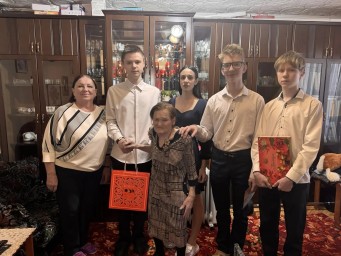 Цветы и Доброта: Могот отметил 8 Марта с Особым Вниманием