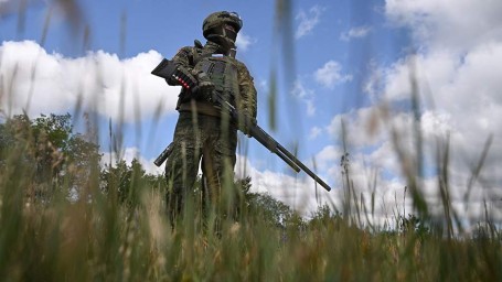Минобороны РФ рассказало о подвигах российских военнослужащих в зоне СВО