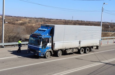 Движение большегрузов по дорогам области ограничат с 1 апреля