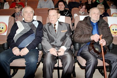Василий Орлов вручил в Тынде первые региональные медали «50 лет БАМу»