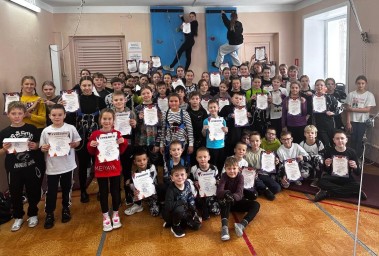 Юные туристы Тында отметили День народного единства эстафетой.